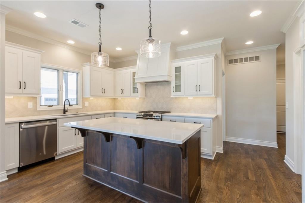 Photo 7 of 11433 S Waterford Drive