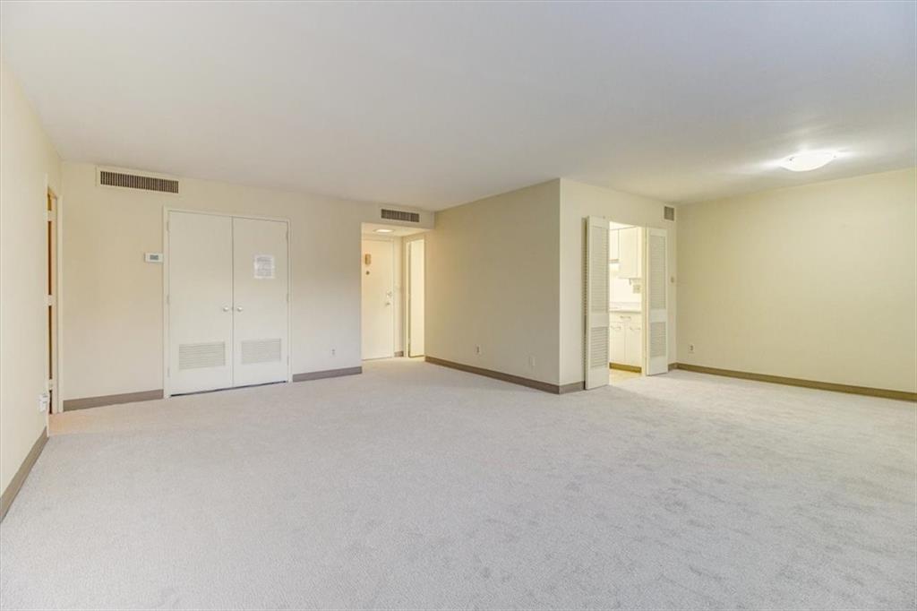 Photo 7 of 4550 Warwick Boulevard #106