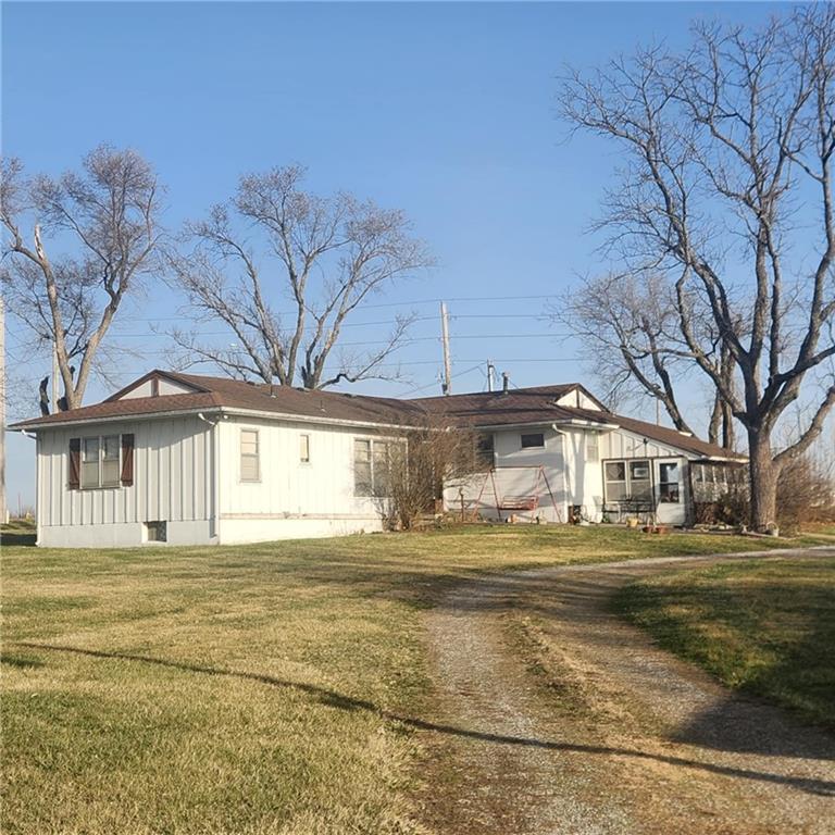 Photo 2 of 1101 E WALNUT Street