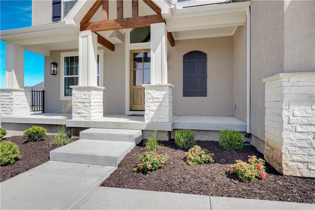 Photo 5 of 22076 W 99th Terrace