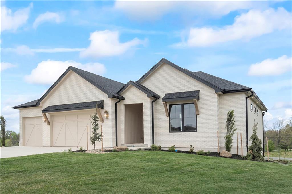 Photo 2 of 1816 NE Lashbrook Circle