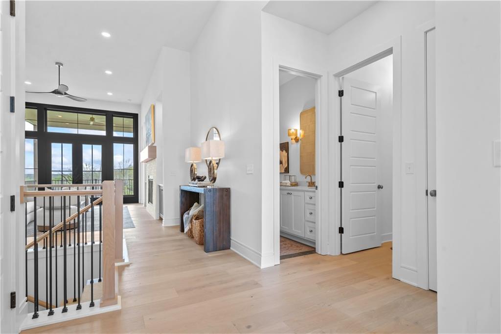 Photo 6 of 1816 NE Lashbrook Circle