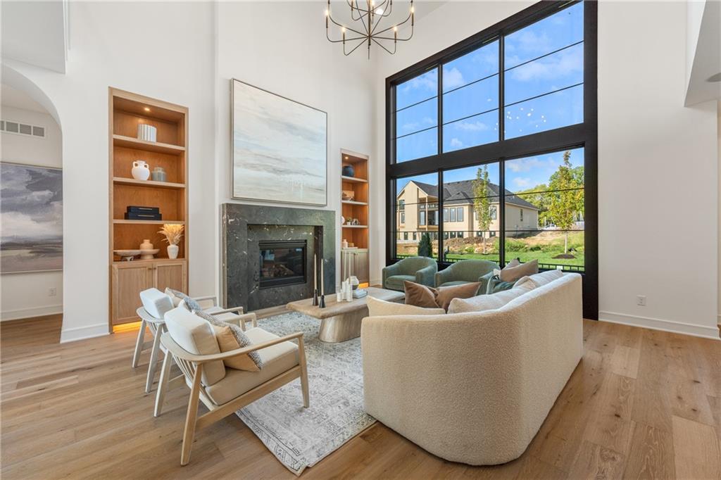 Photo 4 of 17016 Rosehill Street