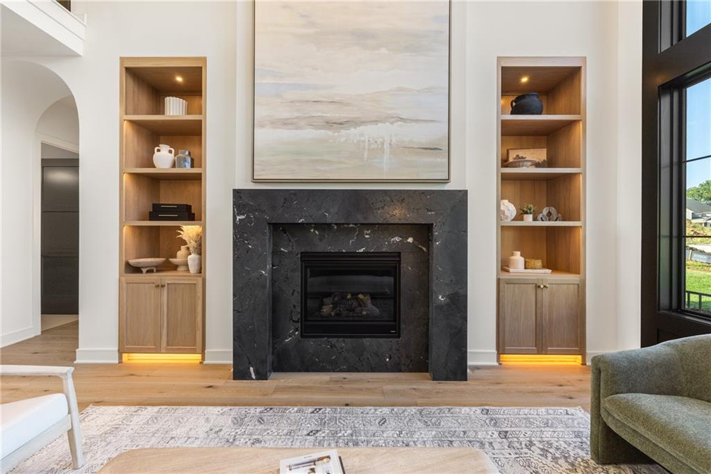 Photo 6 of 17016 Rosehill Street