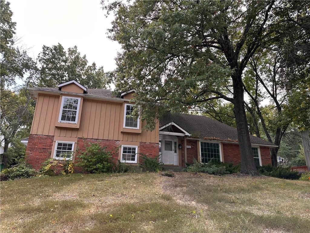 Photo of 2301 W 103rd Street in Leawood, KS