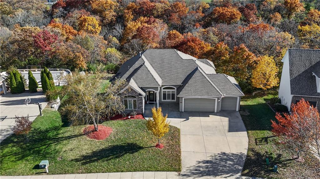 Photo 4 of 129 NW Morton Drive