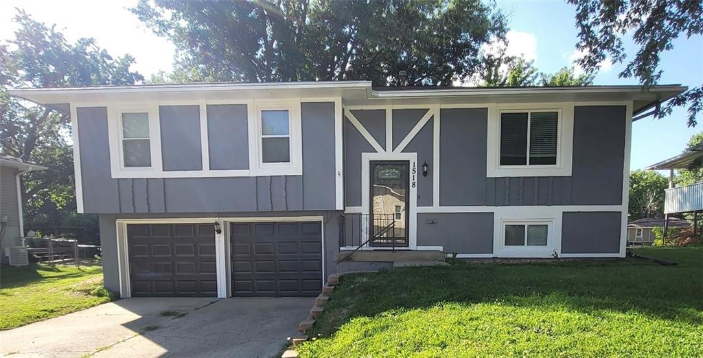 Photo 2 of 1518 SE 15th Street