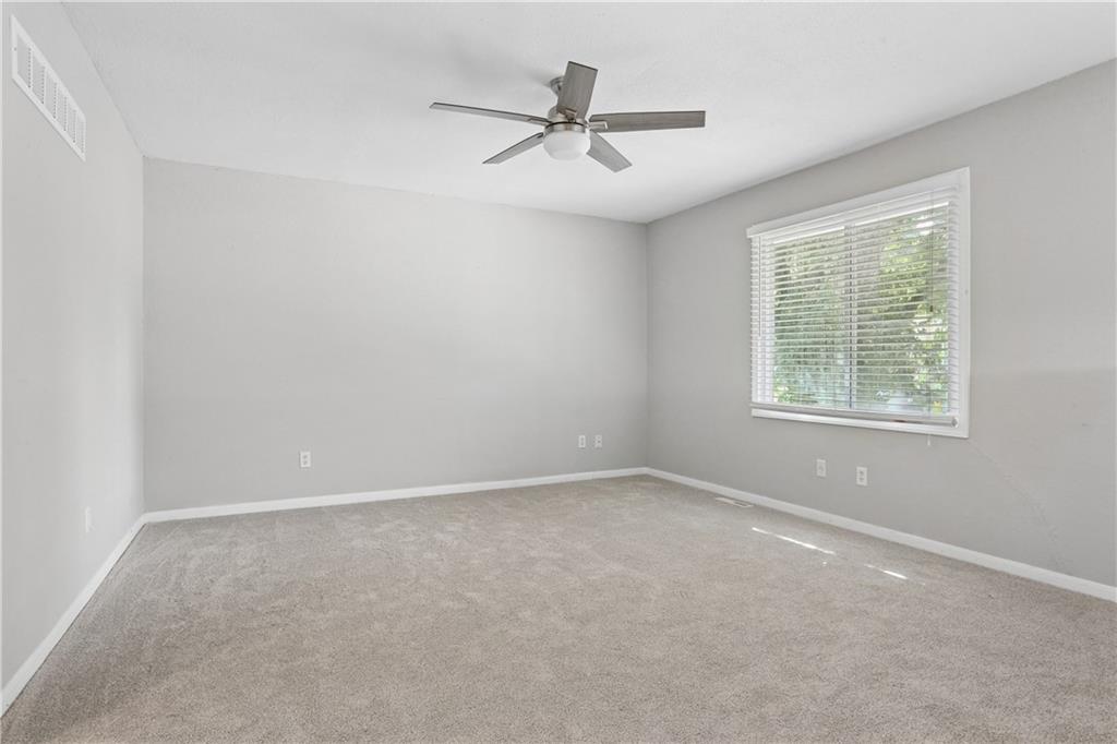 Photo 6 of 1518 SE 15th Street