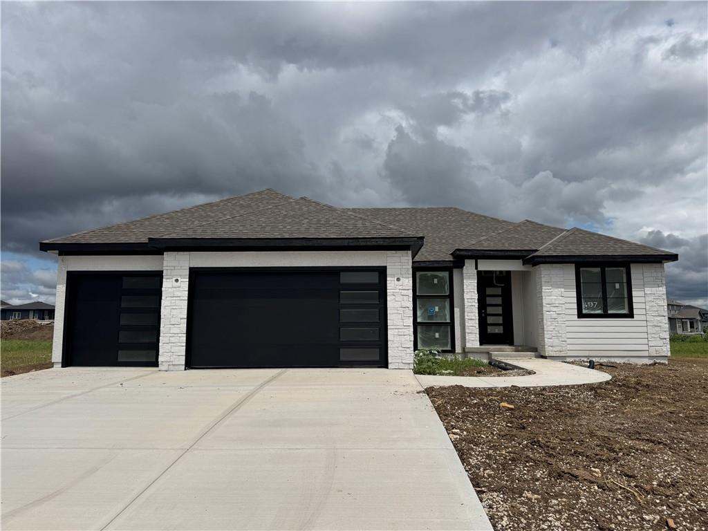 Photo 2 of 16937 S Illusion Street