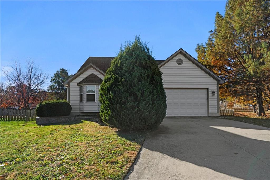 Photo of 741 SW Windsong Circle