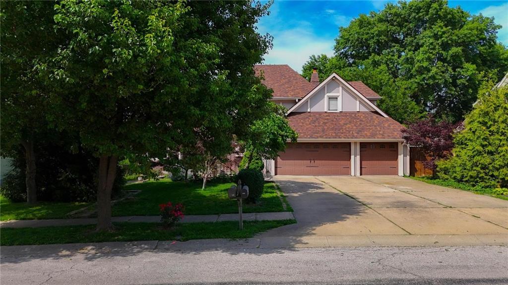 Photo 4 of 4100 NE SHADY LANE Drive