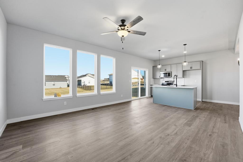 Photo 4 of 27118 E Oak View Drive