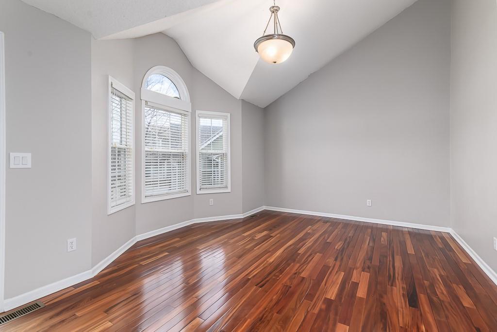 Photo 5 of 11911 N Charlotte Street