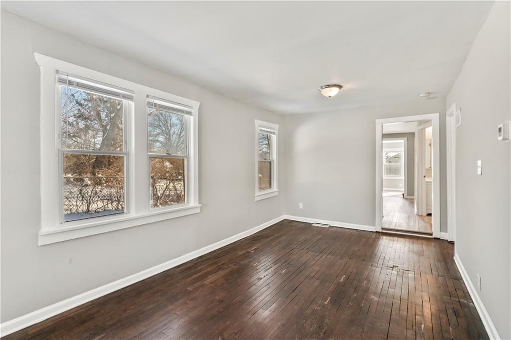 Photo 5 of 1119 E 84th Street