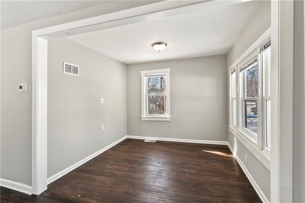 Photo 6 of 1119 E 84th Street