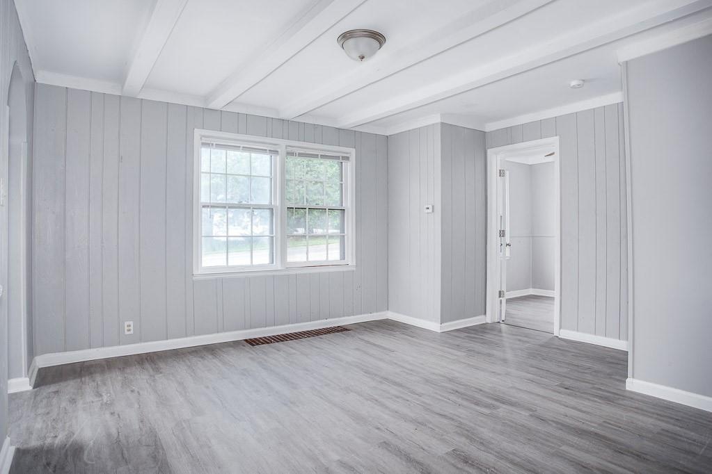 Photo 5 of 2660 Armstrong Avenue