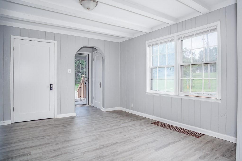 Photo 6 of 2660 Armstrong Avenue
