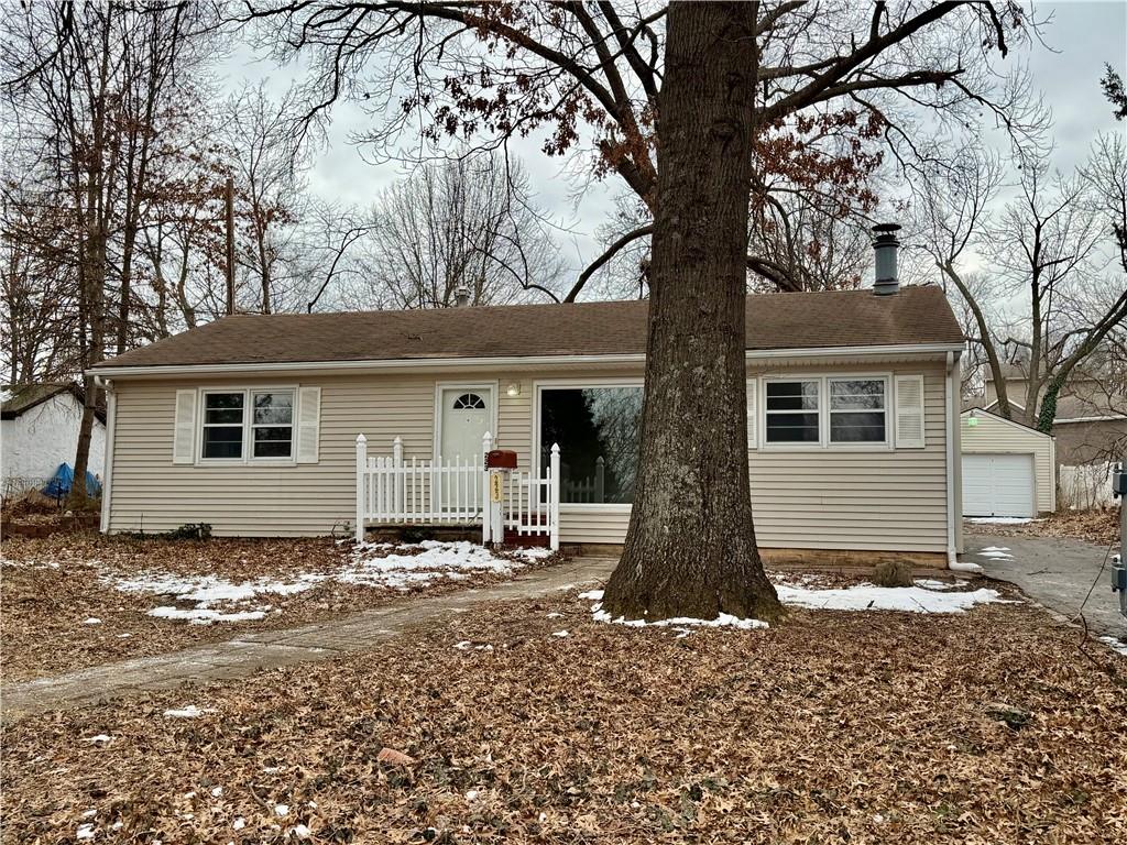 Photo of 223 E Bannister Road