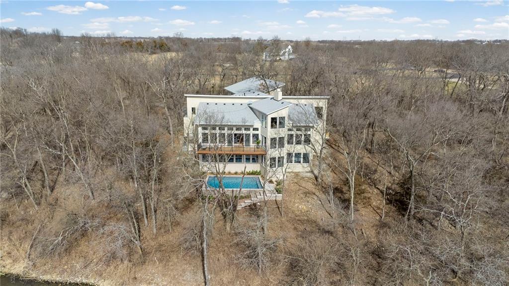 Photo 4 of 16371 Lake Point Drive
