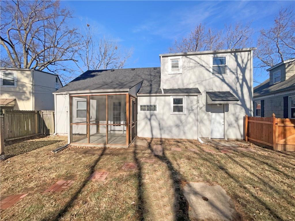 Photo 5 of 715 E 72nd Terrace
