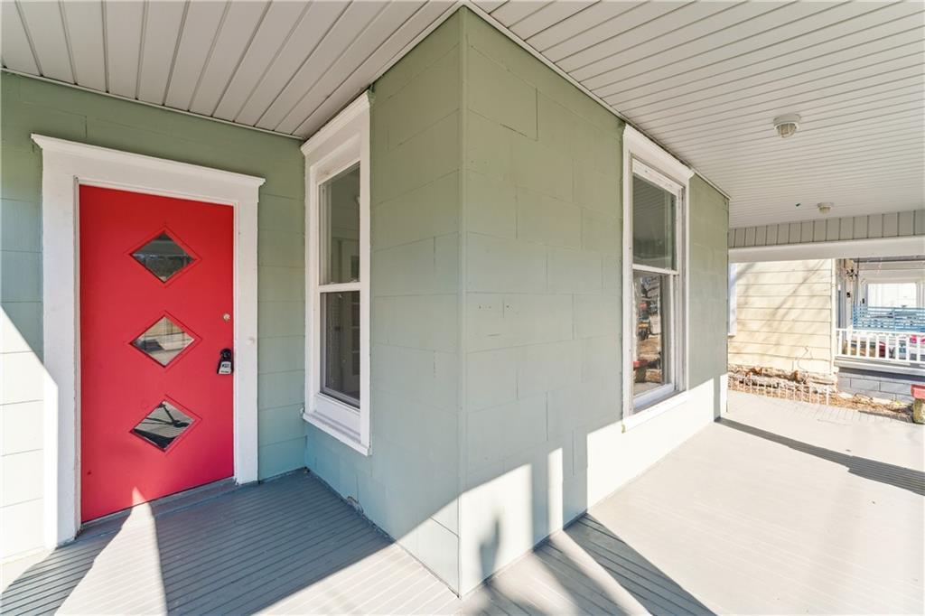 Photo 3 of 426 Benton Avenue