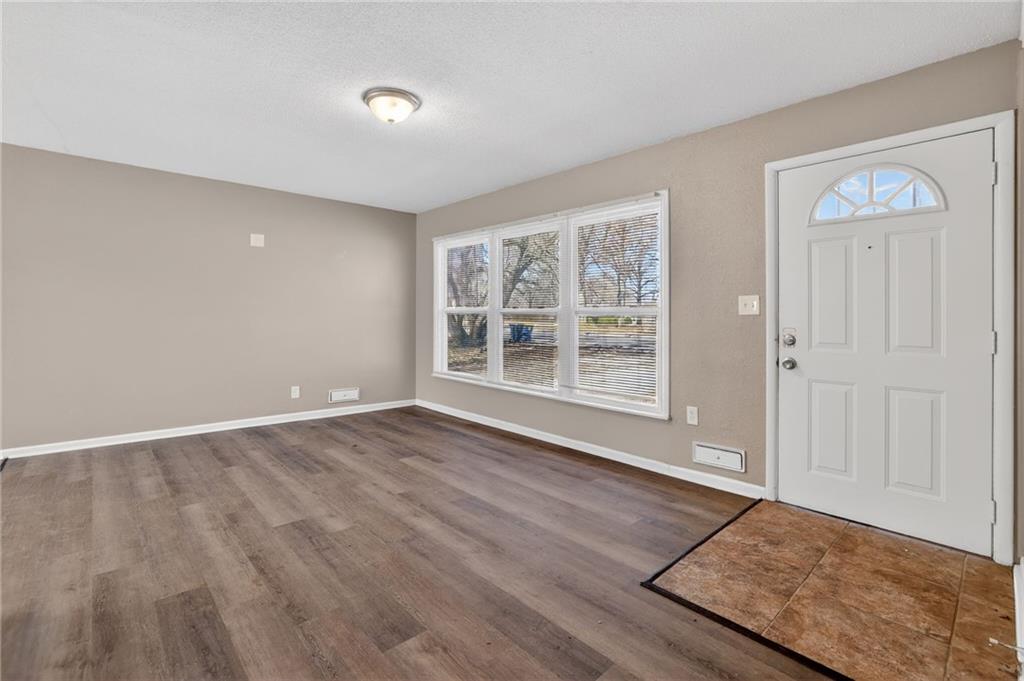 Photo 5 of 7611 E 107th Street