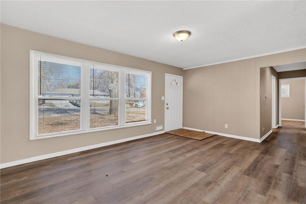 Photo 6 of 7611 E 107th Street