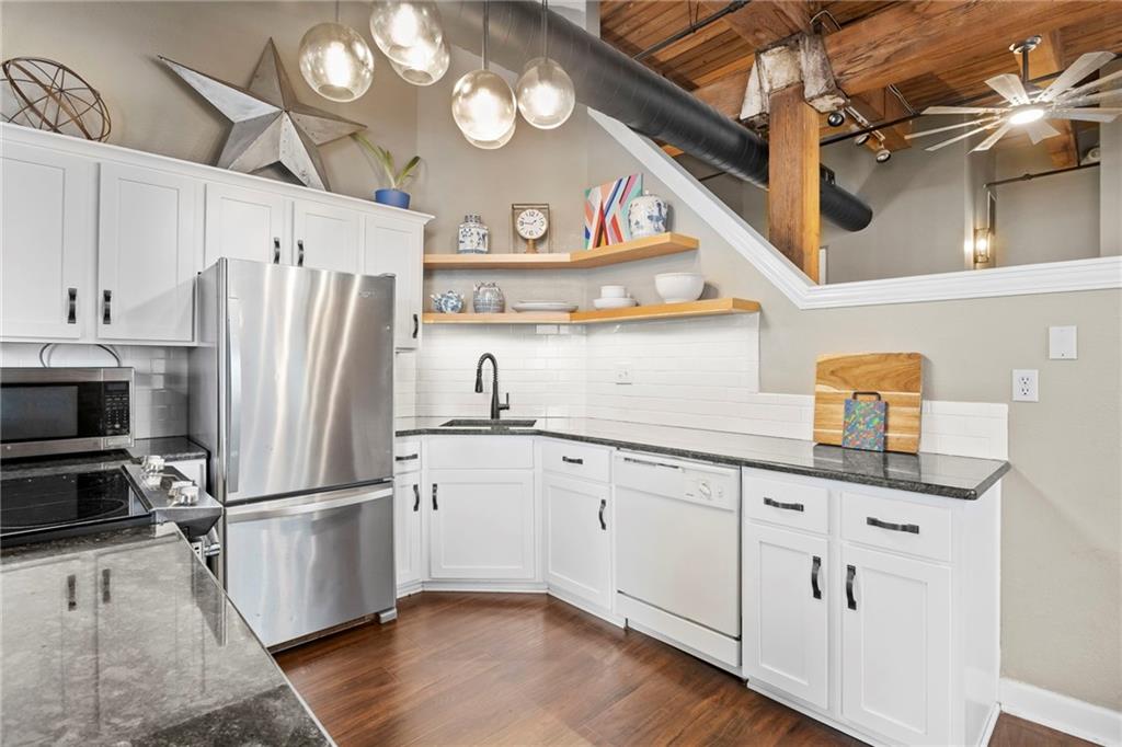 Photo 5 of 308 W 8th Street #401