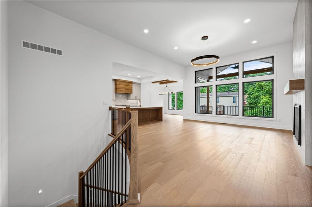 Photo 5 of 10410 River Hills Drive
