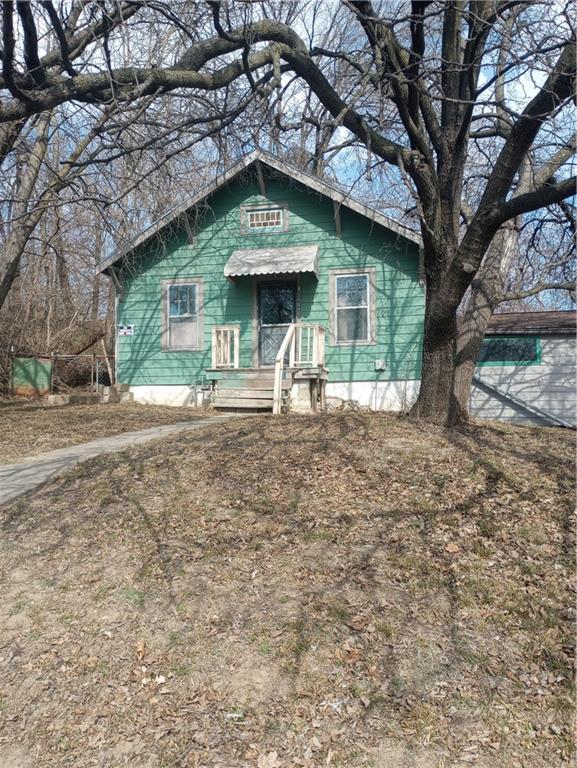 Photo 2 of 8840 E Wilson Road
