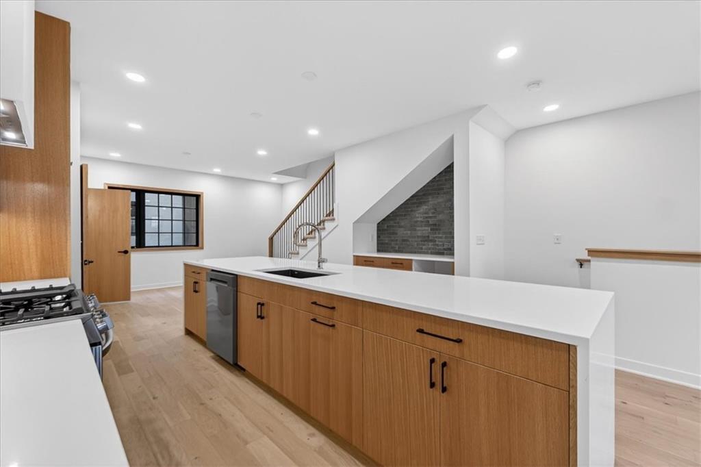 Photo 7 of 533 E 19th Street