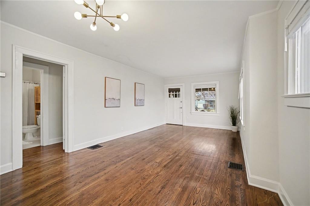 Photo 4 of 1025 E 76th Street