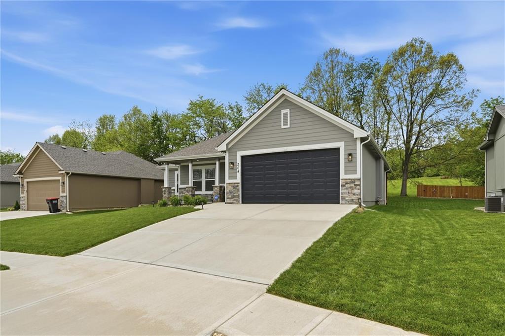 Photo 4 of 204 S MARIMACK Court