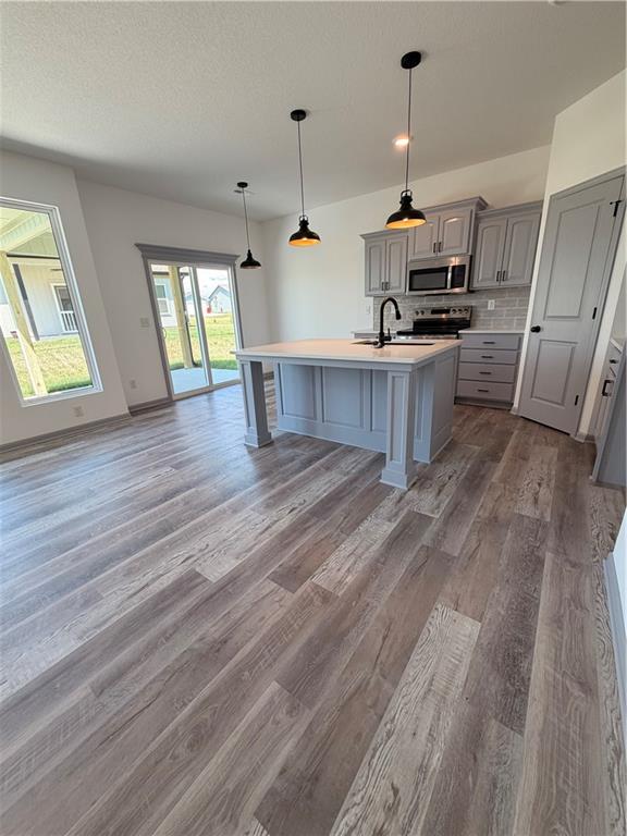 Photo 4 of 1300 NE Sequoia Court