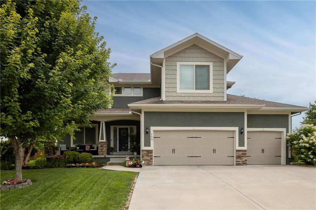 Photo of 104 SW Greenbriar Drive