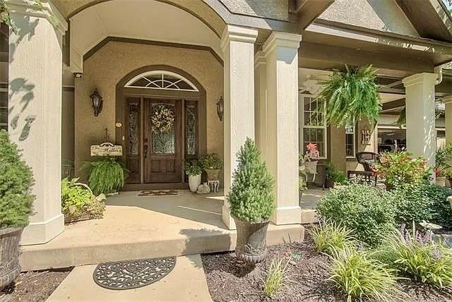 Photo 4 of 9885 Edgerton Road