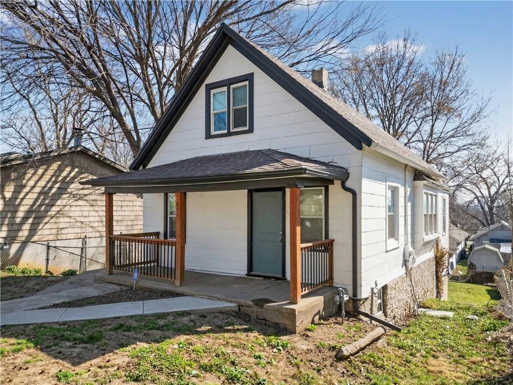 Photo 2 of 411 N Lawndale Avenue
