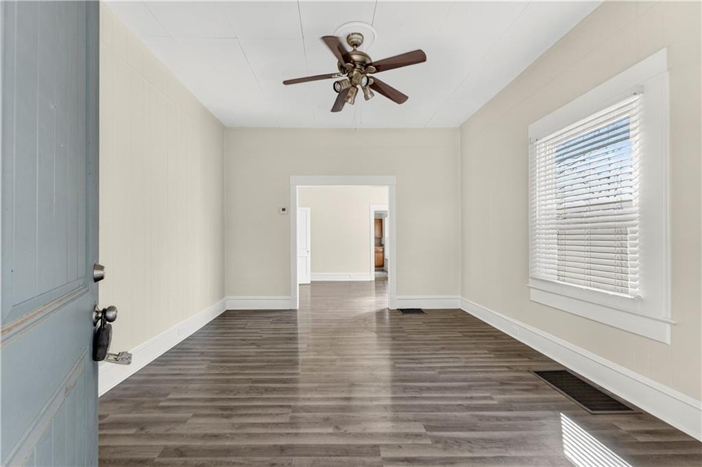 Photo 4 of 411 N Lawndale Avenue