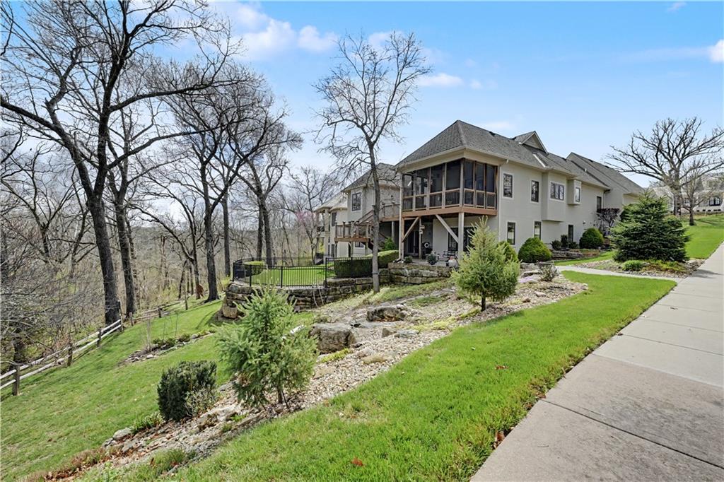 Photo 2 of 16661 S Country Club Drive