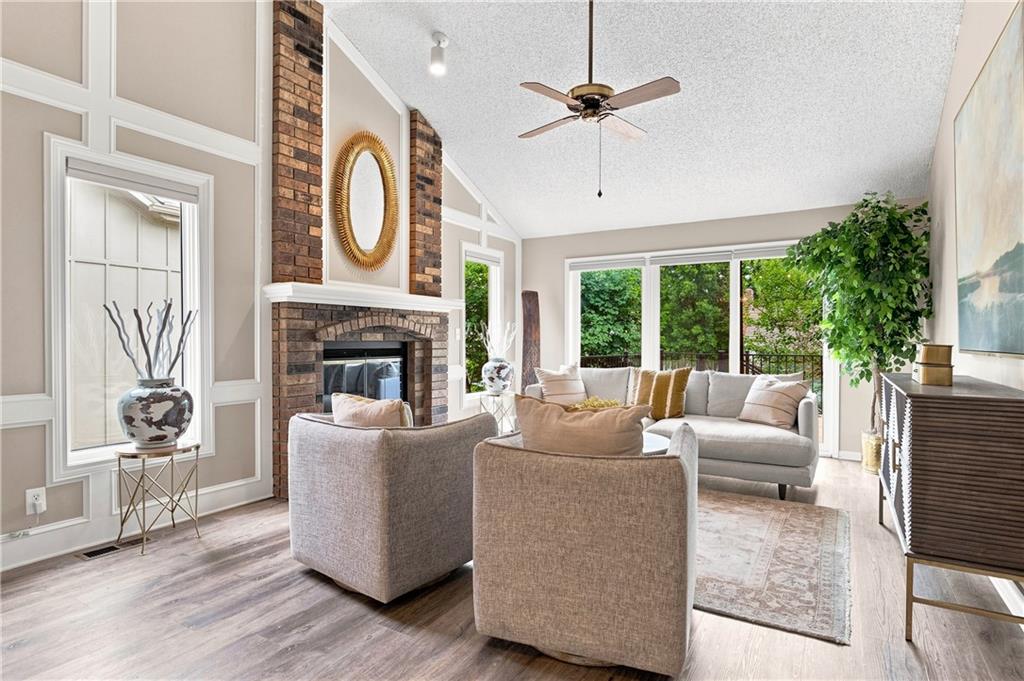 Photo 4 of 12025 Hemlock Street