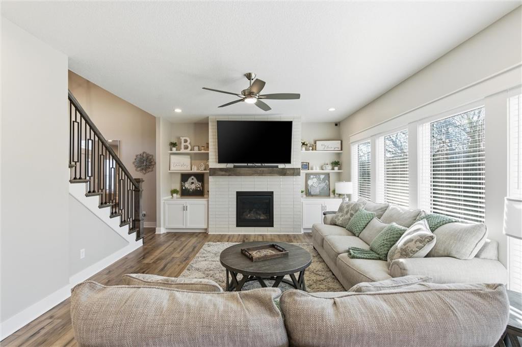 Photo 5 of 308 E Oak Street