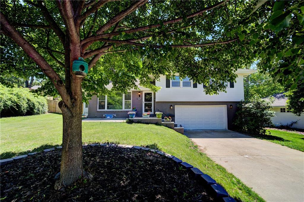 Photo 3 of 5629 W 50th Street
