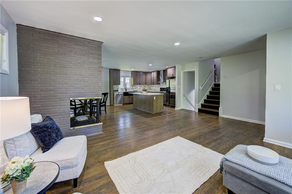 Photo 6 of 5629 W 50th Street