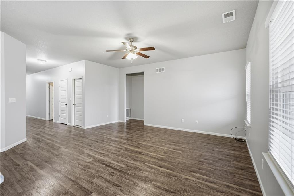 Photo 6 of 21832 Franklin Street