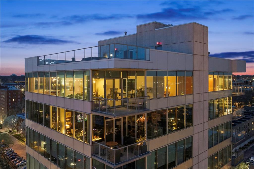 Photo of 4646 Broadway Street #12th Floor