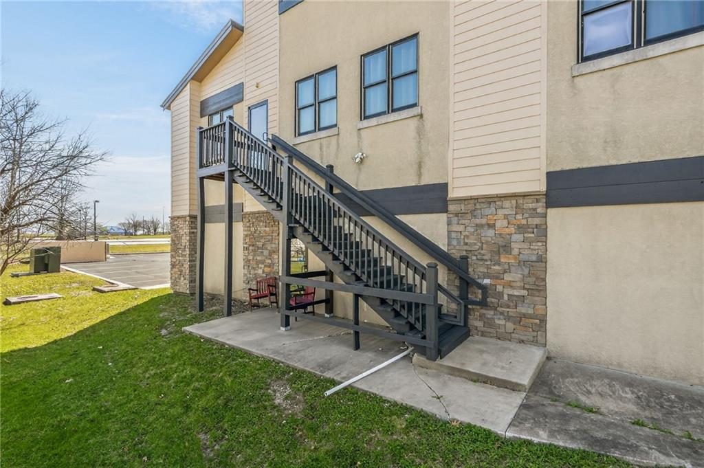 Photo 7 of 350 Greenwich Drive SW