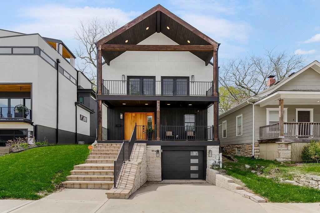 Photo 2 of 4536 Mercier Street