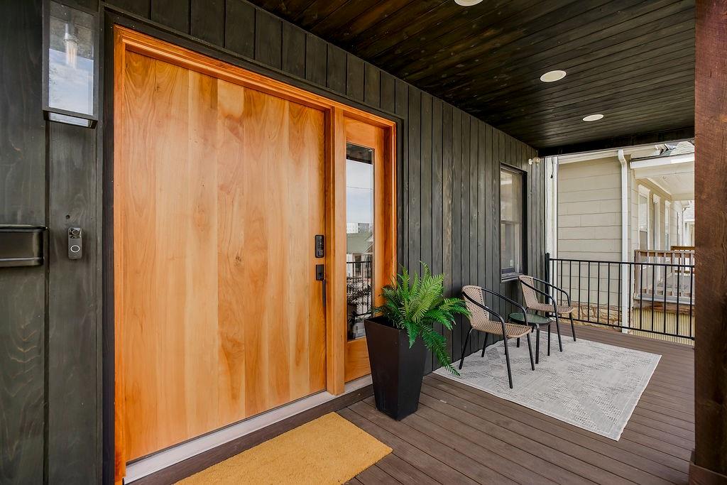 Photo 3 of 4536 Mercier Street