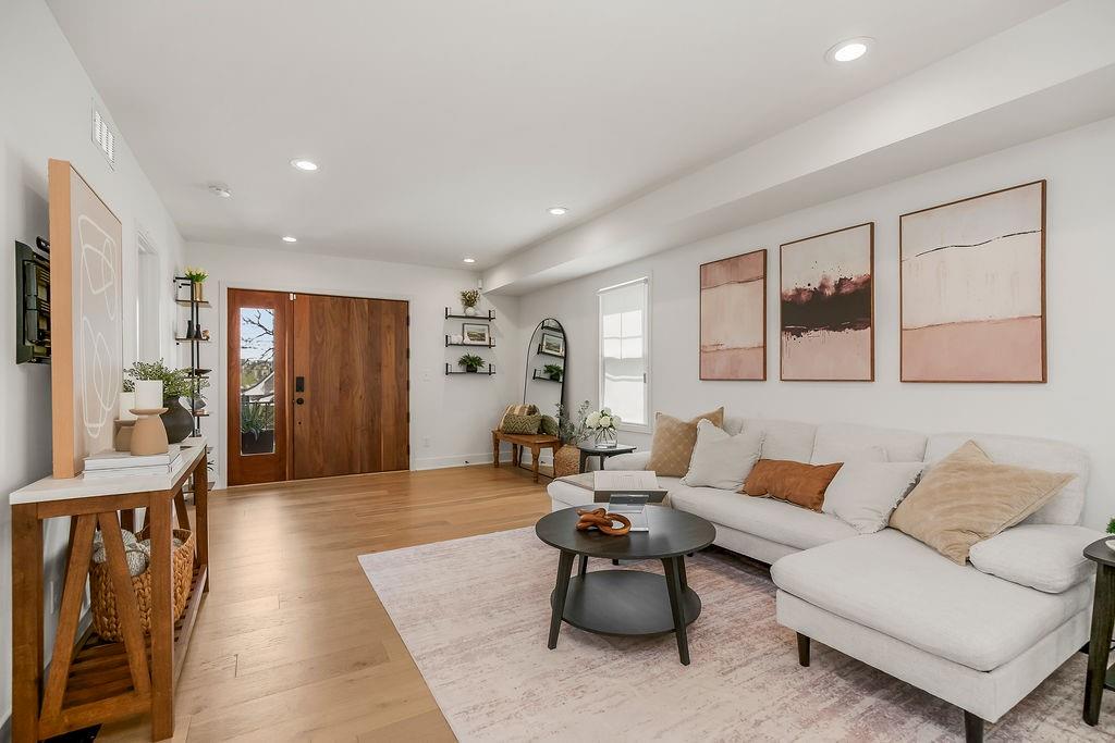 Photo 6 of 4536 Mercier Street