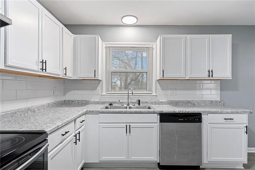 Photo 6 of 6121 Cleveland Avenue